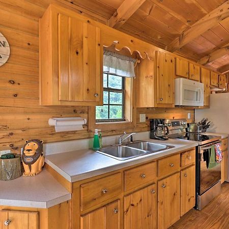 Quaint Log Cabin With Views Near West Jefferson Warrensville 外观 照片