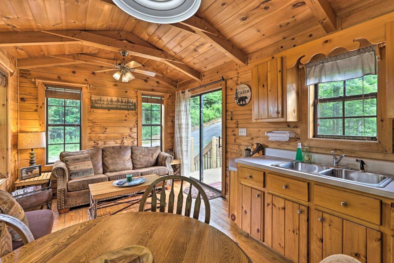 Quaint Log Cabin With Views Near West Jefferson Warrensville 外观 照片