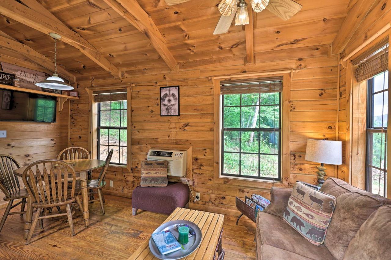Quaint Log Cabin With Views Near West Jefferson Warrensville 外观 照片