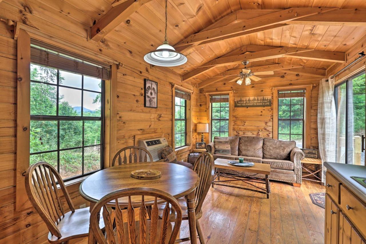 Quaint Log Cabin With Views Near West Jefferson Warrensville 外观 照片