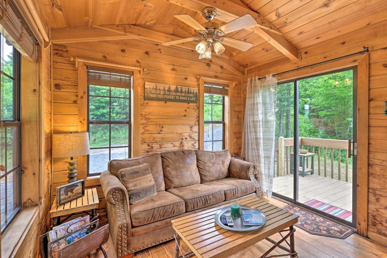 Quaint Log Cabin With Views Near West Jefferson Warrensville 外观 照片