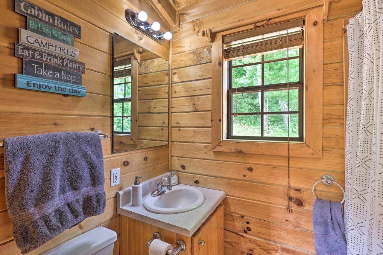 Quaint Log Cabin With Views Near West Jefferson Warrensville 外观 照片