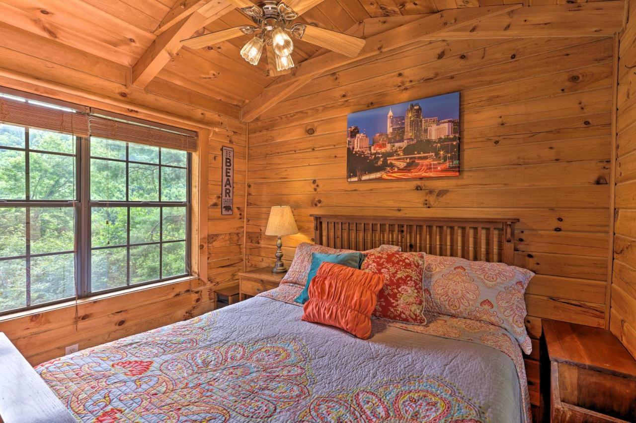 Quaint Log Cabin With Views Near West Jefferson Warrensville 外观 照片