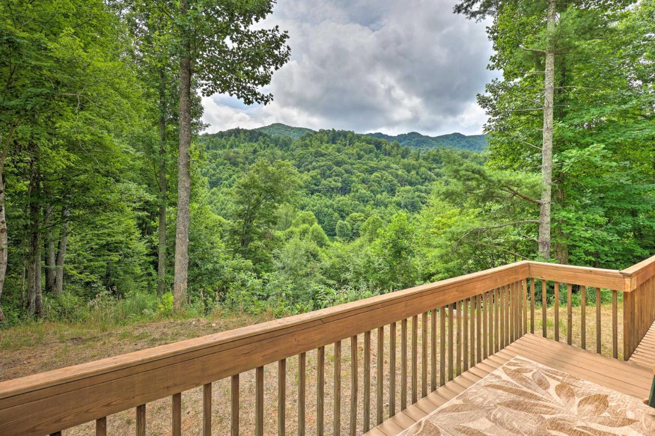 Quaint Log Cabin With Views Near West Jefferson Warrensville 外观 照片