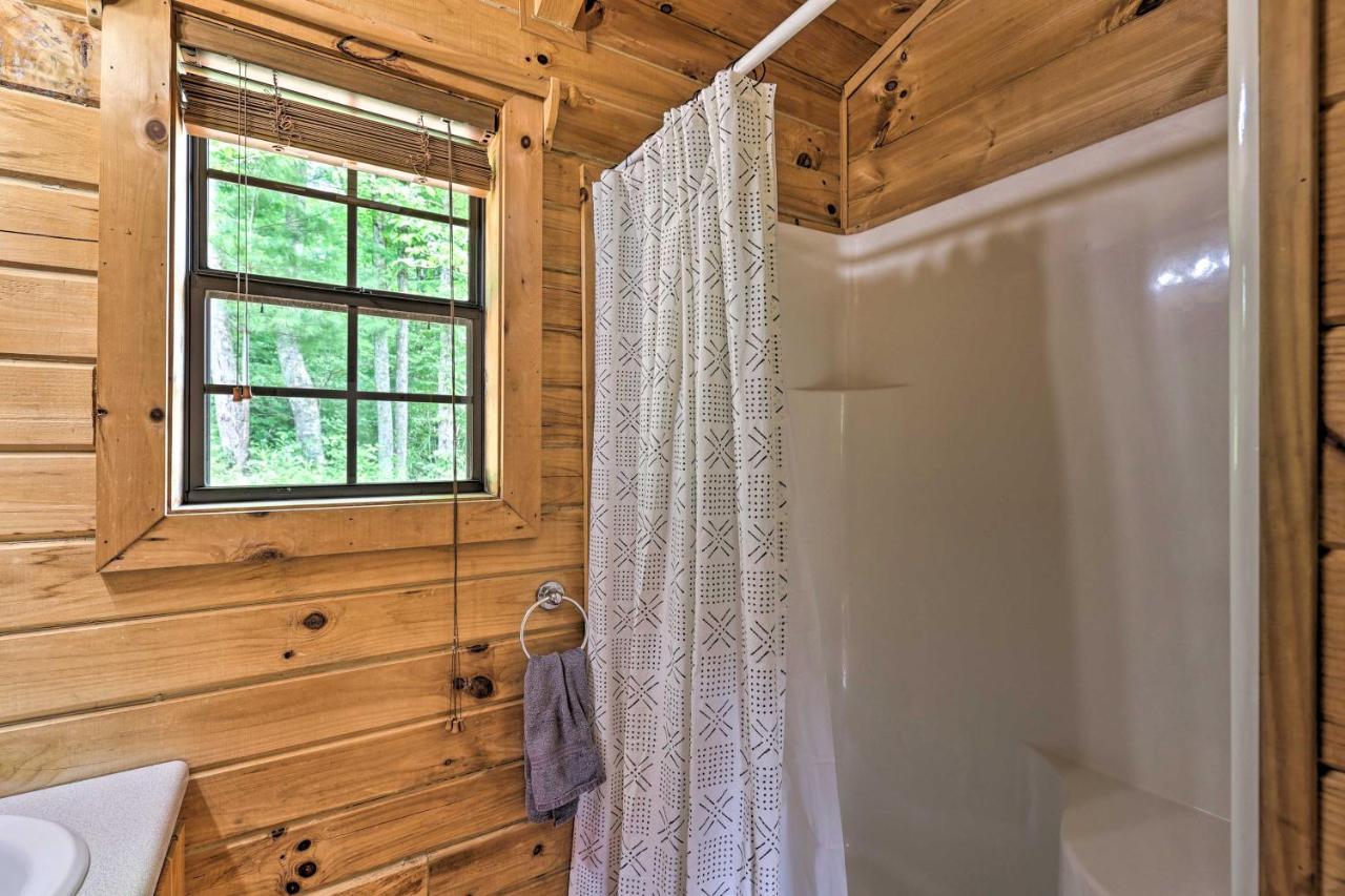 Quaint Log Cabin With Views Near West Jefferson Warrensville 外观 照片