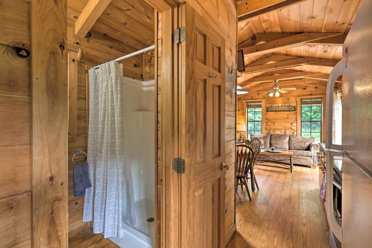 Quaint Log Cabin With Views Near West Jefferson Warrensville 外观 照片